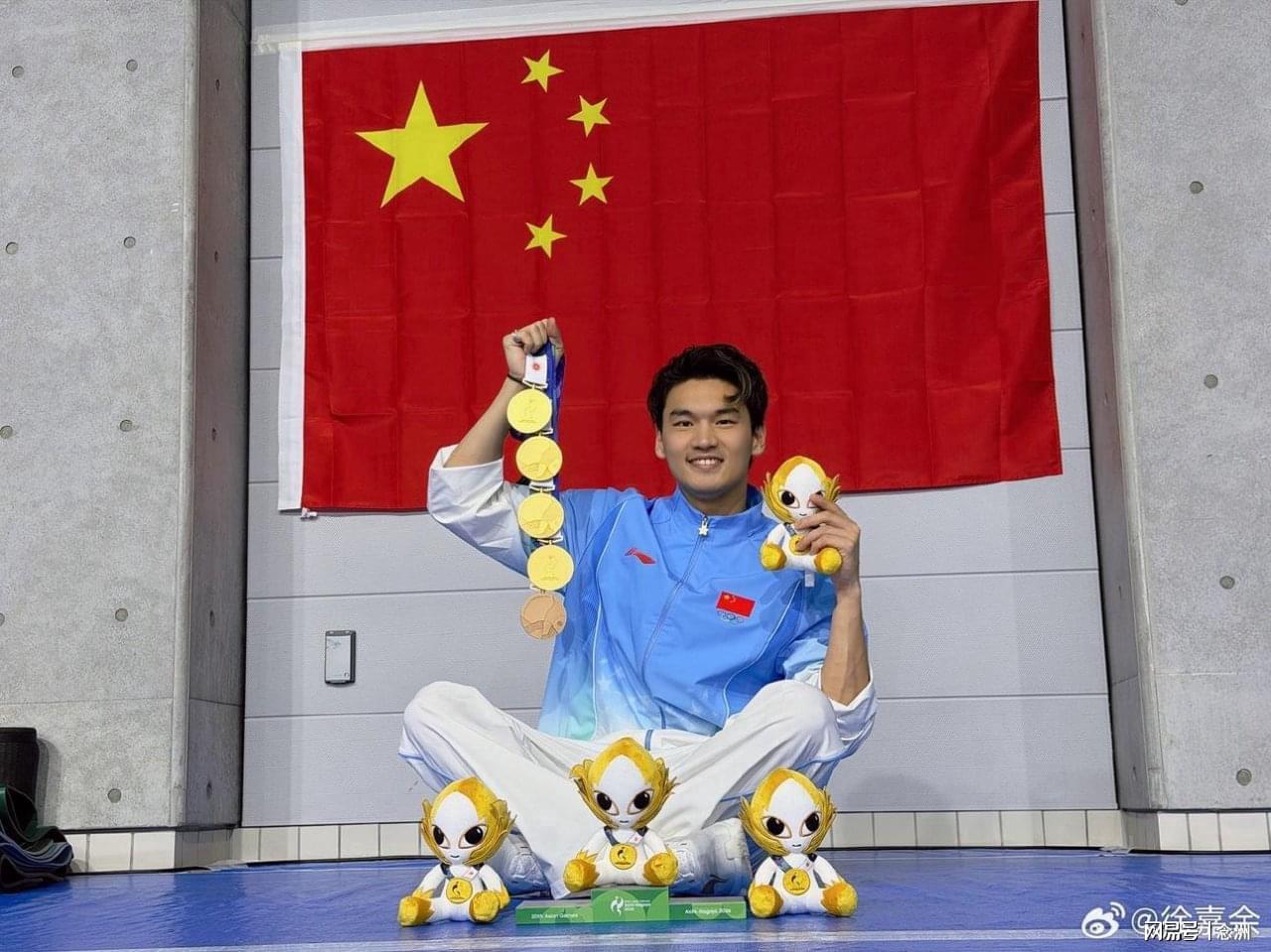 泪目！徐嘉余给去世7年恩师发信息：最后一枪200仰 以后不游了
